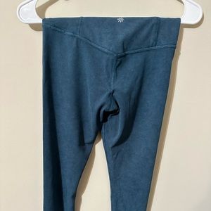 STEAL OF THE DAY: Athleta Leggings